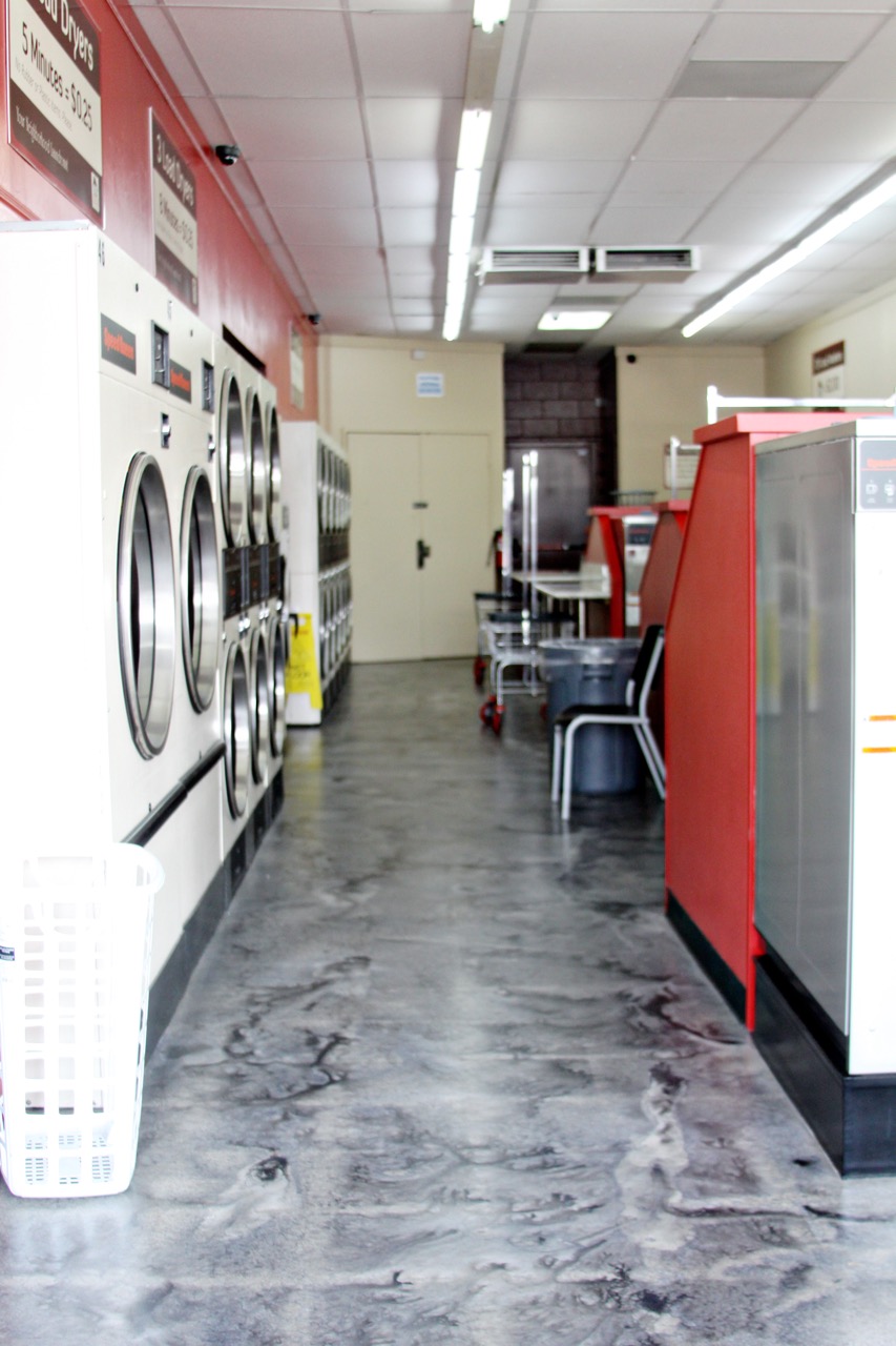 Creekside Coin Wash Laundromat
